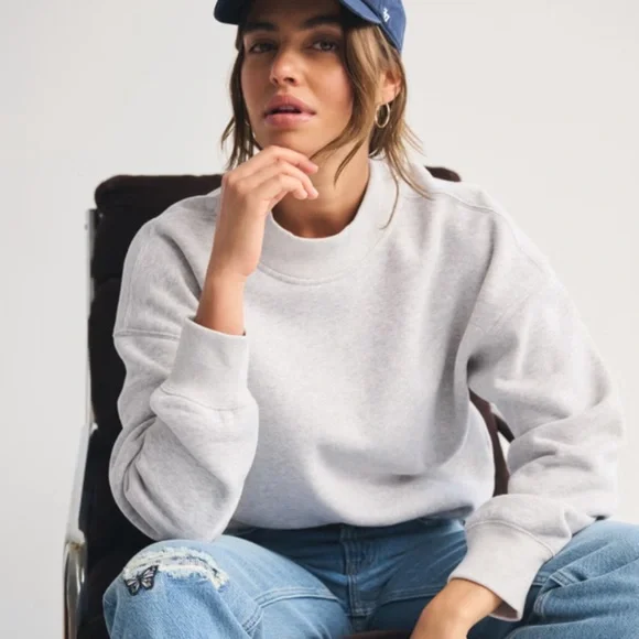 A&F Sunday mockneck crew, medium - Picture 2 of 4